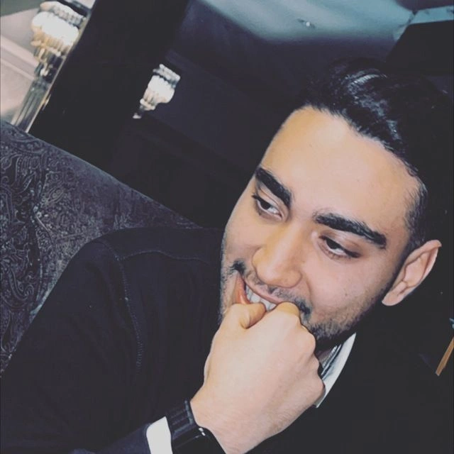 پارسا ادیب 